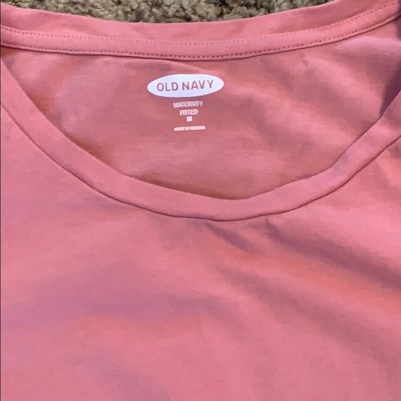 Old navy fitted maternity shirt - Picture 2 of 3